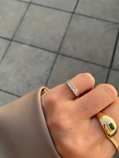 YHASMINA - The Asscher Cut Pinky Ring